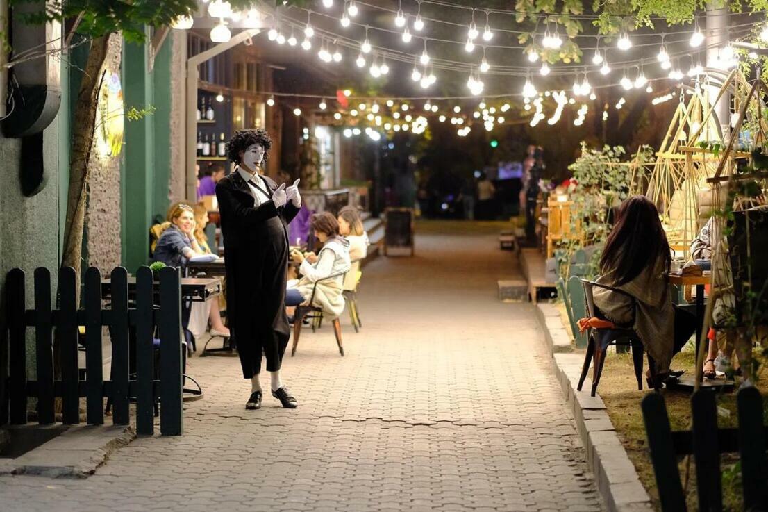 Crazy Hostel Erywań Zewnętrze zdjęcie